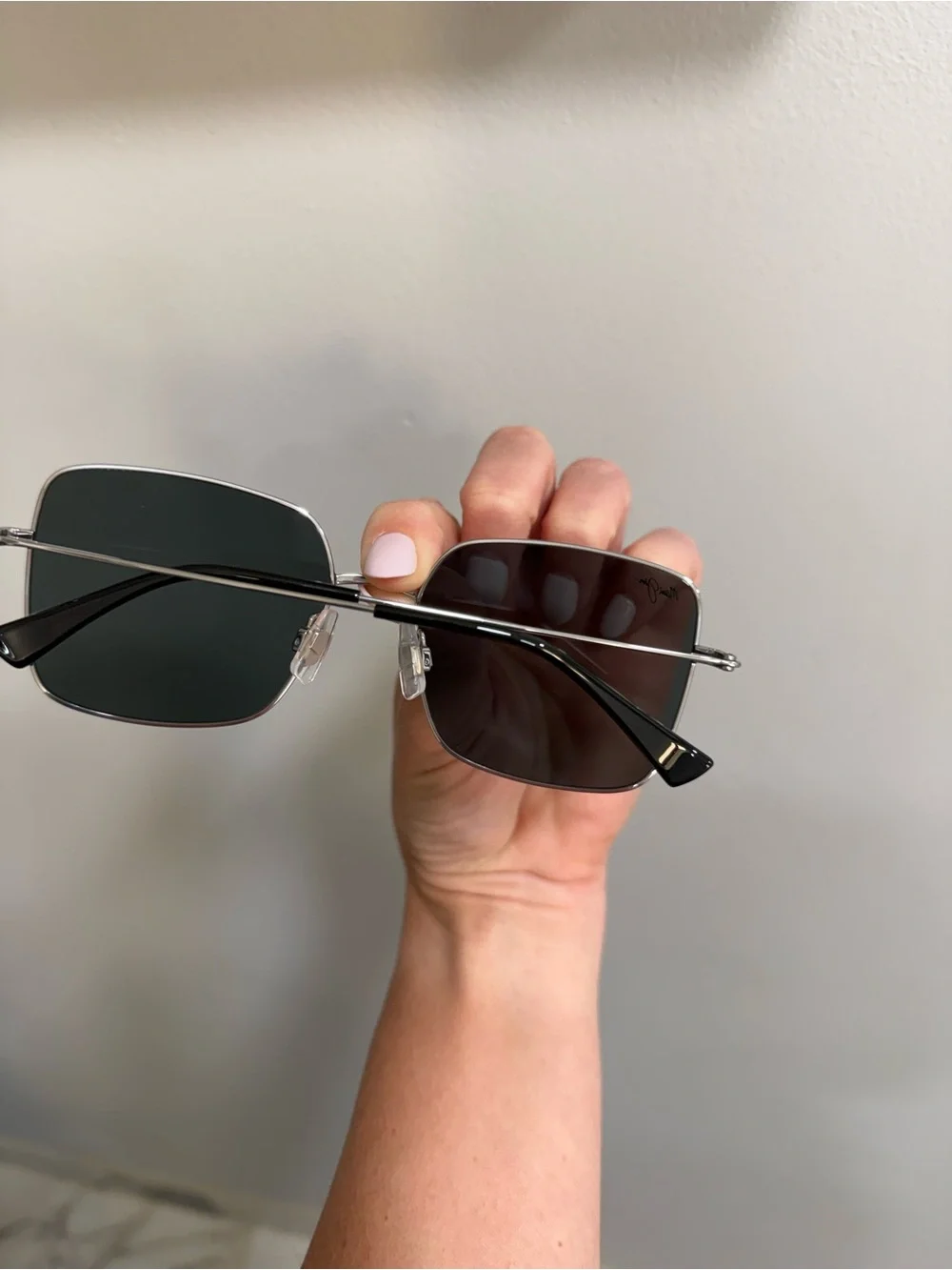 Maui Jim Lipine Polarized Sunglasses in case